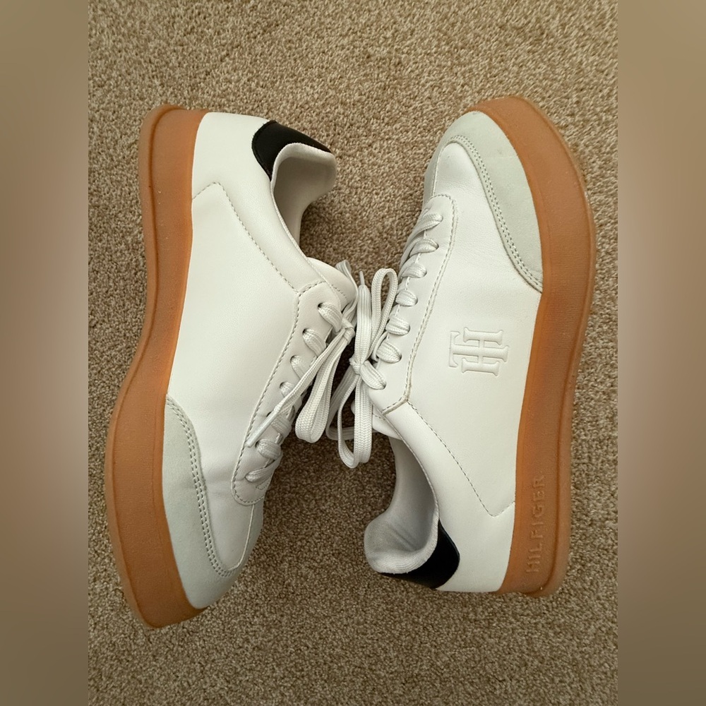 Tommy Hilfiger Women's Sarhli Lace-Up Sneakers- Size 9 - Picture 5 of 12